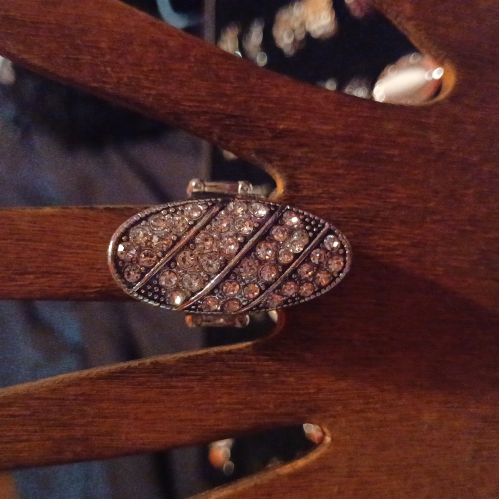 Ring - Picture 3 of 3